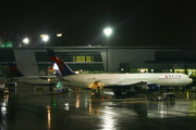 Delta Air Lines Boeing 767-432(ER) (N827MH) at  Boston - Logan International, United States