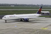 Delta Air Lines Boeing 767-432(ER) (N827MH) at  Dusseldorf - International, Germany