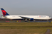 Delta Air Lines Boeing 767-432(ER) (N827MH) at  Dusseldorf - International, Germany