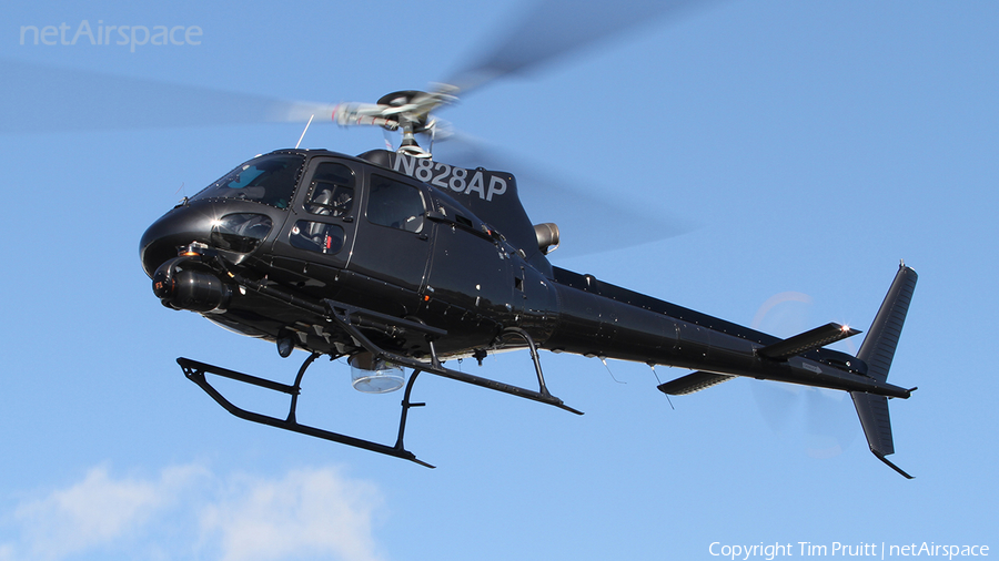 Helinet Aviation Services Eurocopter AS350B2 Ecureuil (N828AP) | Photo 446805