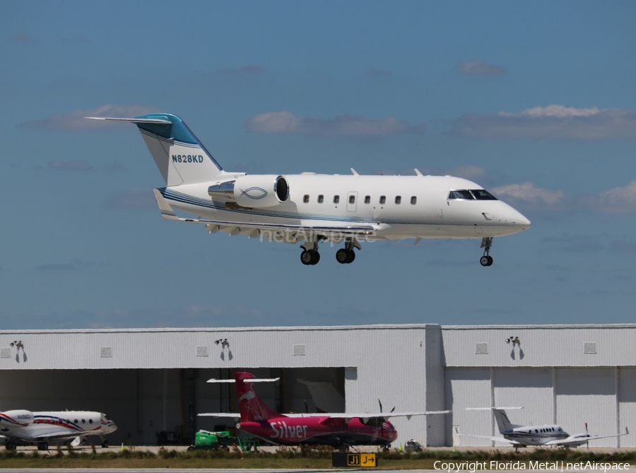 (Private) Bombardier CL-600-2B16 Challenger 604 (N828KD) | Photo 358155