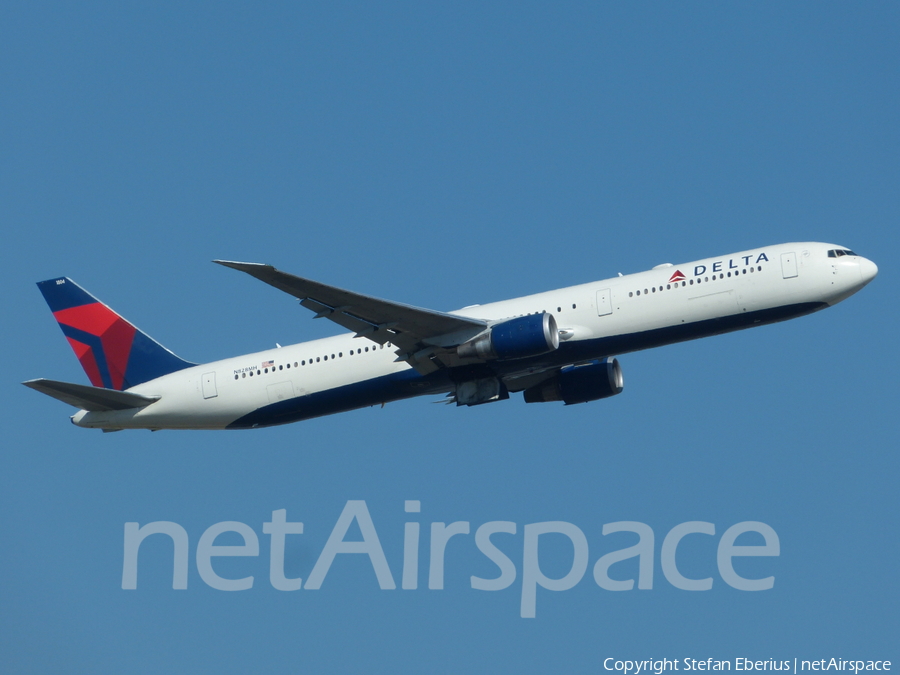 Delta Air Lines Boeing 767-432(ER) (N828MH) | Photo 423325