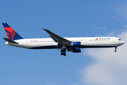 Delta Air Lines Boeing 767-432(ER) (N828MH) at  New York - John F. Kennedy International, United States