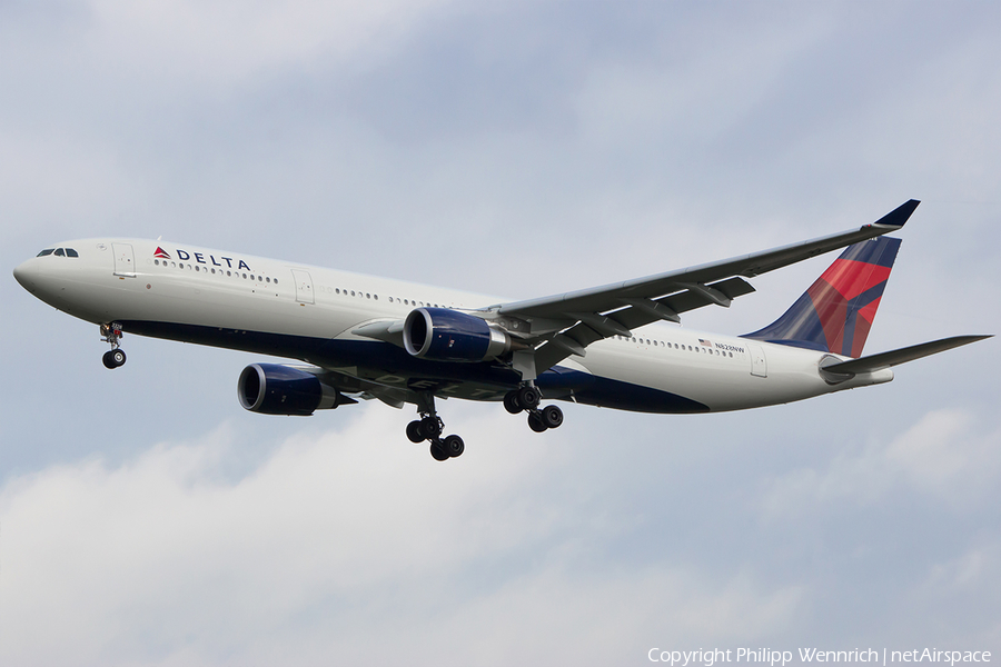 Delta Air Lines Airbus A330-302 (N828NW) | Photo 117831