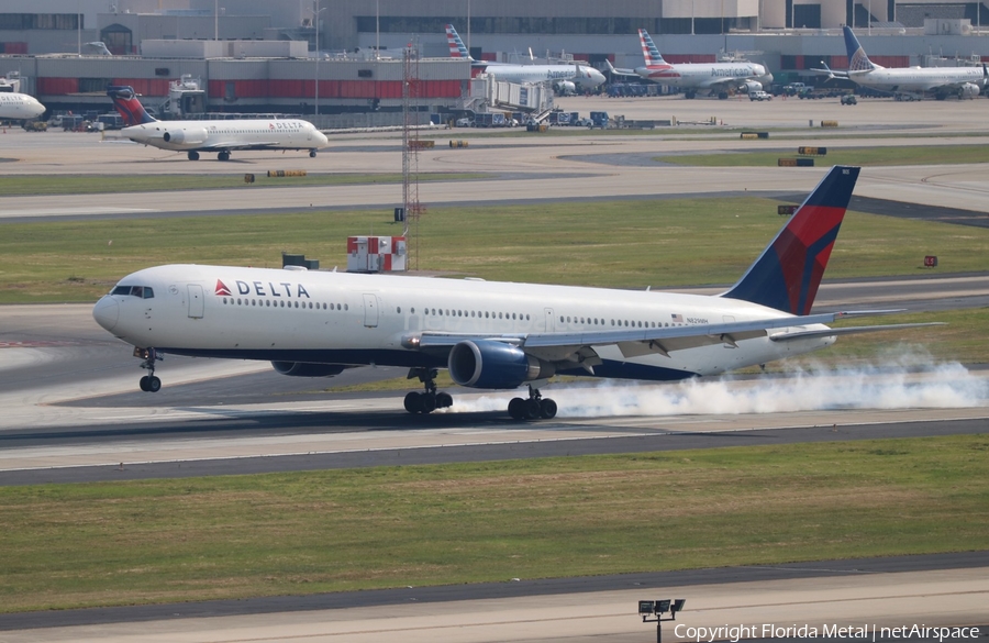 Delta Air Lines Boeing 767-432(ER) (N829MH) | Photo 296497