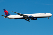 Delta Air Lines Boeing 767-432(ER) (N829MH) at  New York - John F. Kennedy International, United States