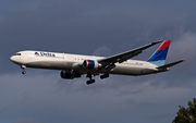 Delta Air Lines Boeing 767-432(ER) (N829MH) at  London - Heathrow, United Kingdom