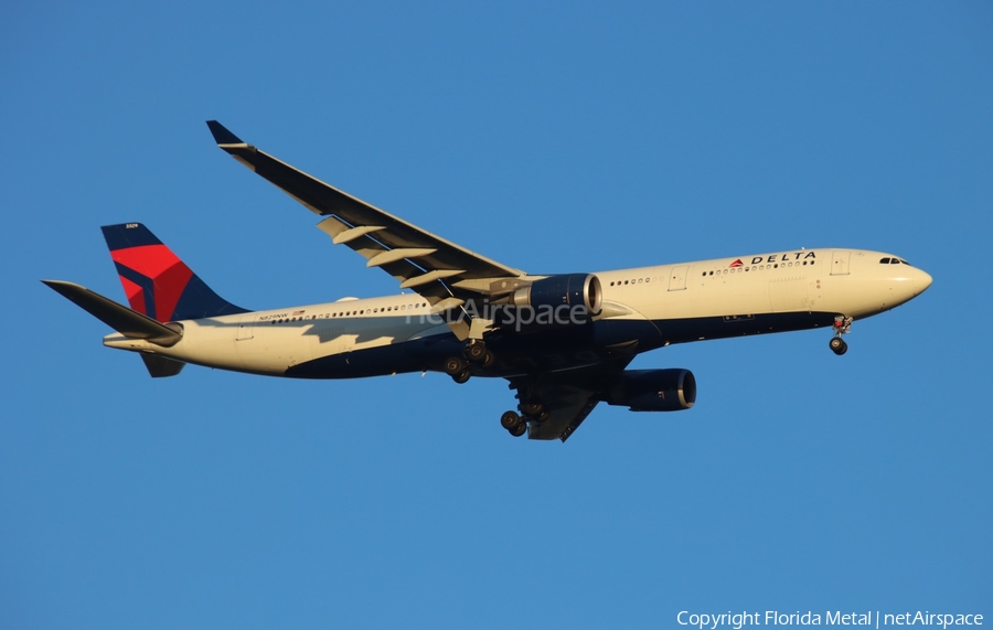 Delta Air Lines Airbus A330-202 (N829NW) | Photo 672623