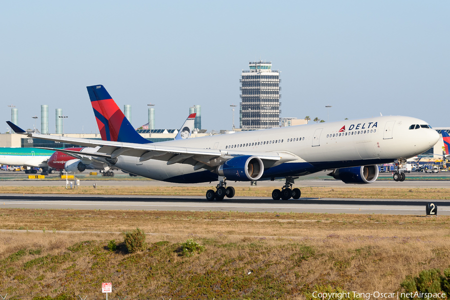 Delta Air Lines Airbus A330-302X (N831NW) | Photo 489526