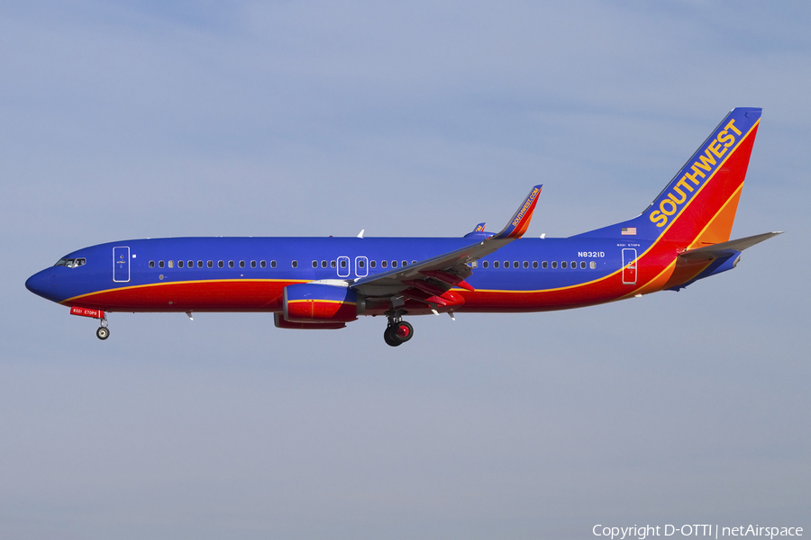 Southwest Airlines Boeing 737-8H4 (N8321D) | Photo 423621