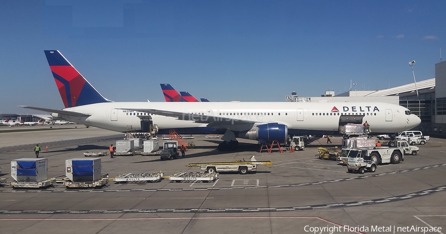 Delta Air Lines Boeing 767-432(ER) (N832MH) | Photo 318178