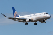 United Express (Mesa Airlines) Embraer ERJ-175LR (ERJ-170-200LR) (N83329) at  Sarasota - Bradenton, United States