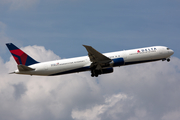 Delta Air Lines Boeing 767-432(ER) (N834MH) at  London - Heathrow, United Kingdom