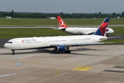 Delta Air Lines Boeing 767-432(ER) (N836MH) at  Dusseldorf - International, Germany