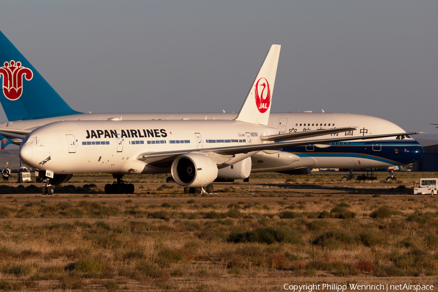 Japan Airlines - JAL Boeing 777-246(ER) (N837KW) | Photo 613489