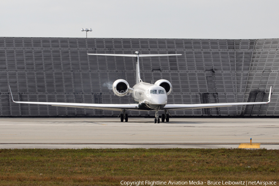 (Private) Gulfstream G-V (N83M) | Photo 94635