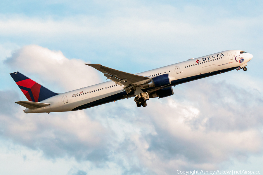 Delta Air Lines Boeing 767-432(ER) (N841MH) | Photo 110527