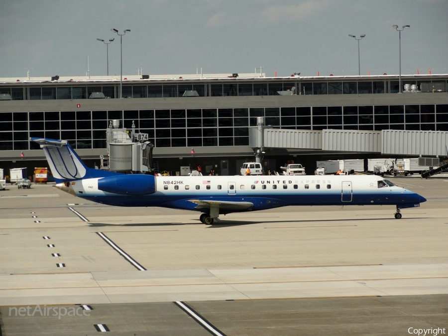 United Express (Trans States Airlines) Embraer ERJ-145LR (N842HK) | Photo 76875