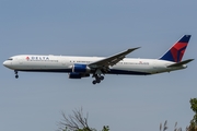 Delta Air Lines Boeing 767-432(ER) (N842MH) at  New York - John F. Kennedy International, United States
