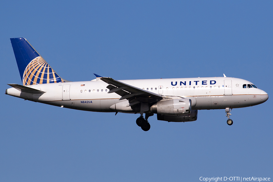 United Airlines Airbus A319-131 (N842UA) | Photo 600028
