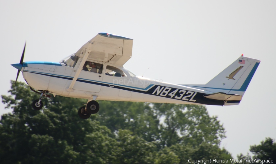 (Private) Cessna 172I Skyhawk (N8432L) | Photo 679266