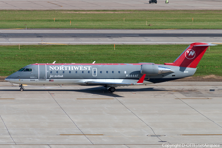 Northwest Airlink (Pinnacle Airlines) Bombardier CRJ-200LR (N8444F) | Photo 191178