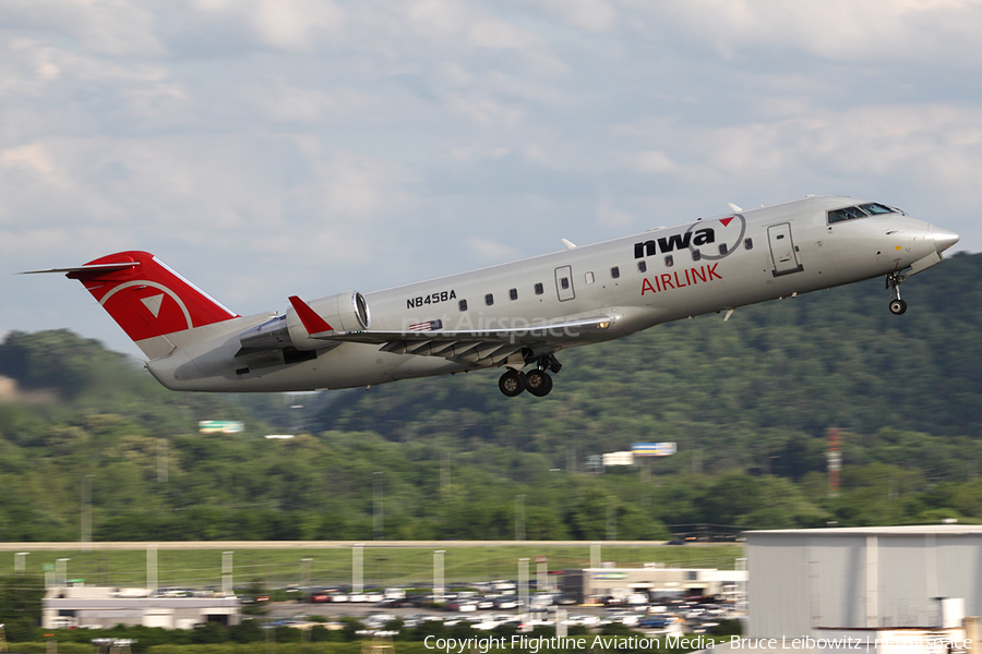 Northwest Airlink (Pinnacle Airlines) Bombardier CRJ-200LR (N8458A) | Photo 150586