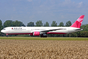 Delta Air Lines Boeing 767-432(ER) (N845MH) at  Amsterdam - Schiphol, Netherlands