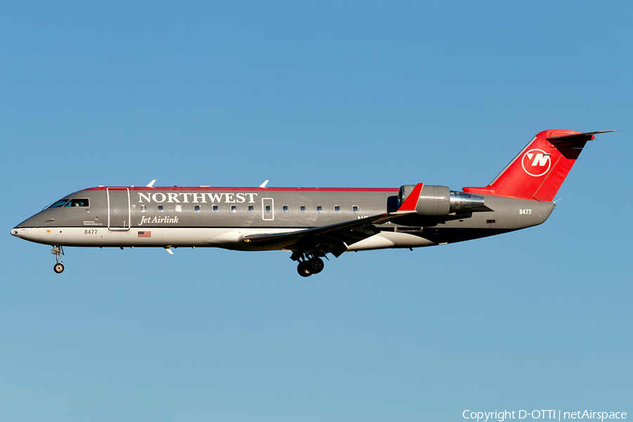 Northwest Airlink (Pinnacle Airlines) Bombardier CRJ-200LR (N8477R) | Photo 190097