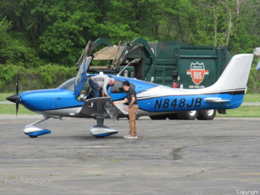 (Private) Cirrus SR22 G7 GTS Carbon (N848JB) | Photo 679528