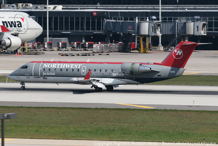 Northwest Airlink (Pinnacle Airlines) Bombardier CRJ-200ER (N8495B) | Photo 171482