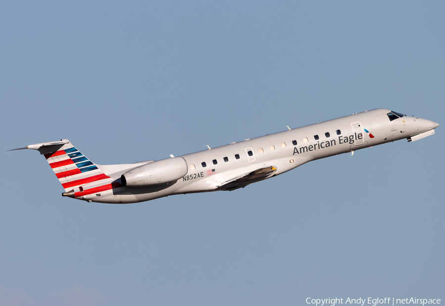 American Eagle Embraer ERJ-140LR (N852AE) | Photo 384615