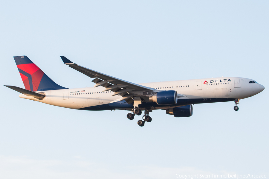 Delta Air Lines Airbus A330-223 (N852NW) | Photo 344290