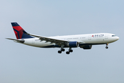 Delta Air Lines Airbus A330-223 (N852NW) at  London - Heathrow, United Kingdom