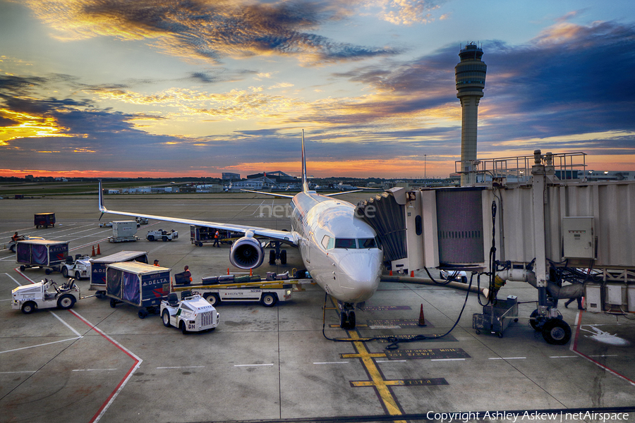 Delta Air Lines Boeing 737-932(ER) (N854DN) | Photo 147753