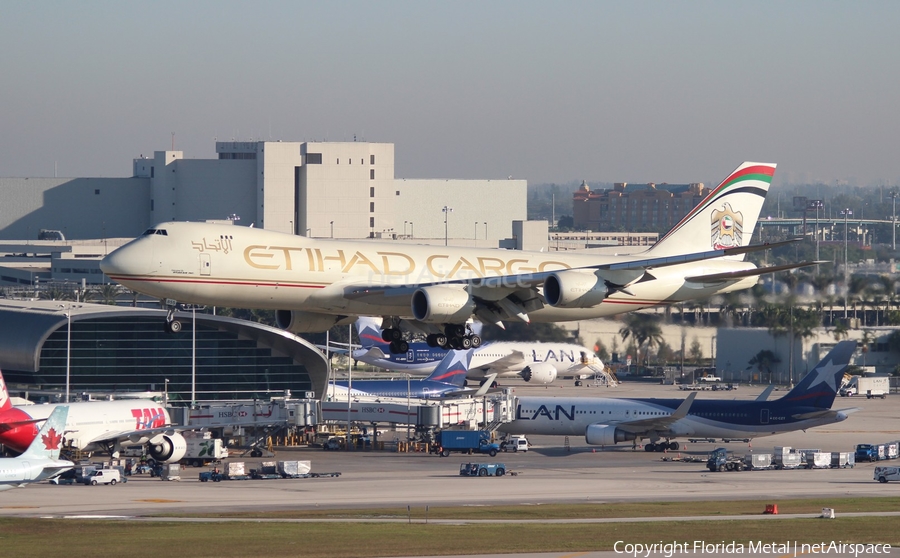 Etihad Cargo (Atlas Air) Boeing 747-87UF (N855GT) | Photo 318788