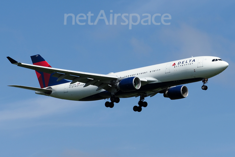 Delta Air Lines Airbus A330-223 (N859NW) at  London - Heathrow, United Kingdom