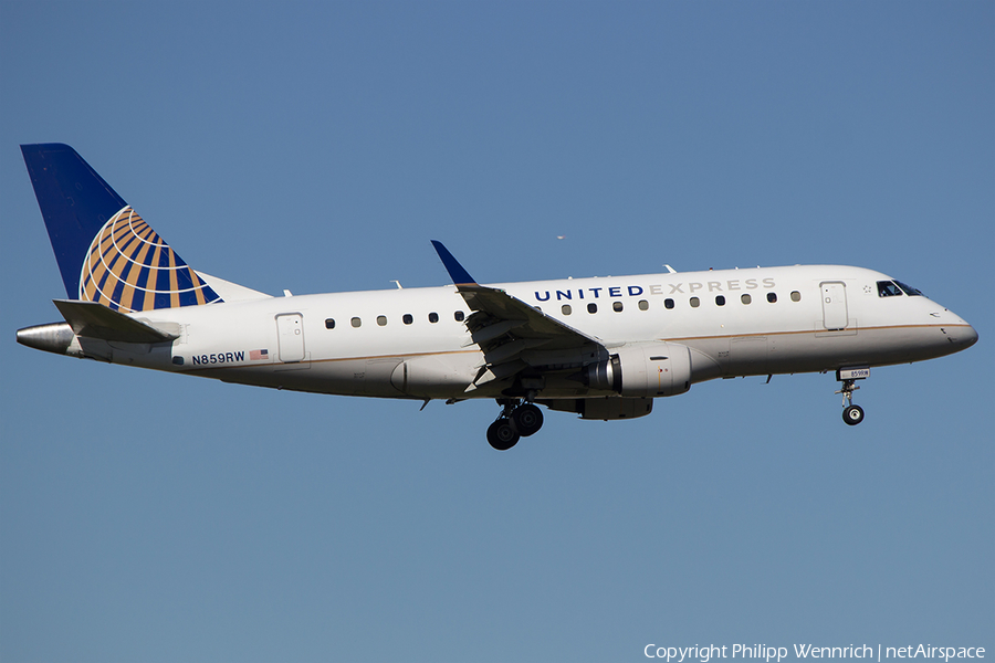 United Express (Republic Airlines) Embraer ERJ-170SE (ERJ-170-100SE) (N859RW) | Photo 127947