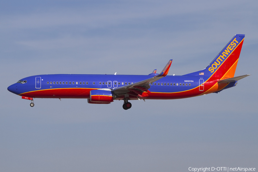 Southwest Airlines Boeing 737-8H4 (N8609A) | Photo 425409