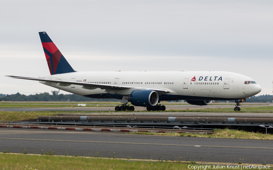 Delta Air Lines Boeing 777-232(ER) (N860DA) | Photo 116030