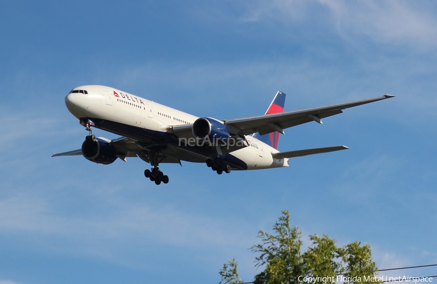 Delta Air Lines Boeing 777-232(ER) (N860DA) | Photo 296303