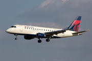 Delta Connection (Shuttle America) Embraer ERJ-170SE (ERJ-170-100SE) (N860RW) at  Dallas/Ft. Worth - International, United States