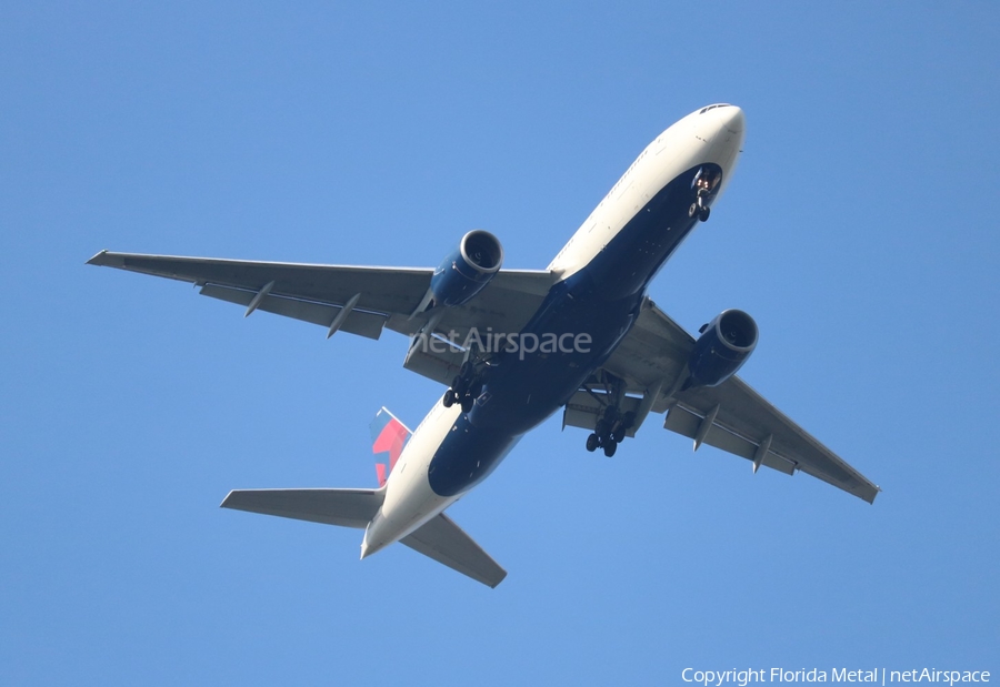 Delta Air Lines Boeing 777-232(ER) (N861DA) | Photo 318900