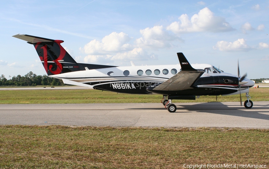 Hawker Beechcraft Beech King Air 350i (N861KA) | Photo 318905