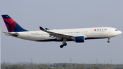 Delta Air Lines Airbus A330-223 (N861NW) at  London - Heathrow, United Kingdom