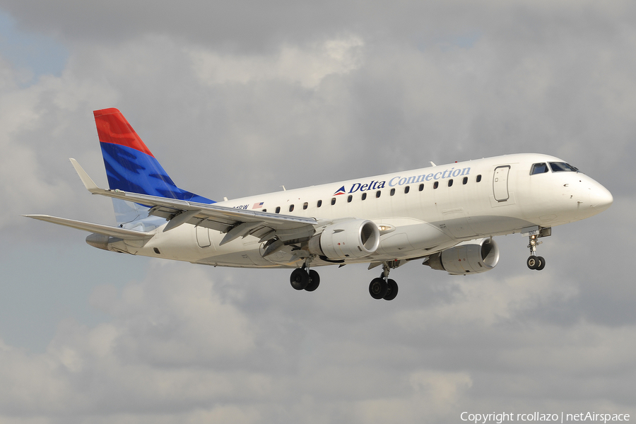 Delta Connection (Shuttle America) Embraer ERJ-170SE (ERJ-170-100SE) (N861RW) | Photo 8707