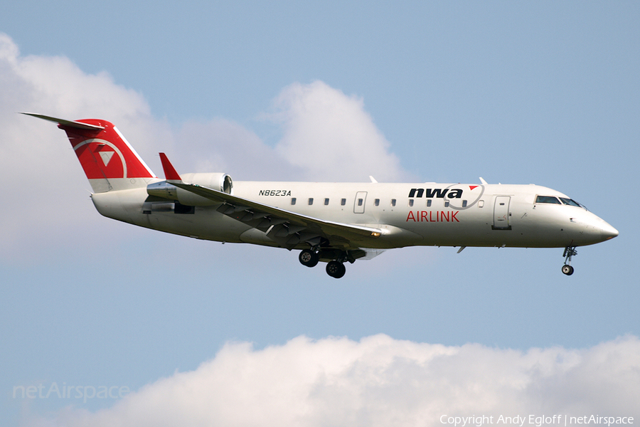 Northwest Airlink (Pinnacle Airlines) Bombardier CRJ-200ER (N8623A) | Photo 225743