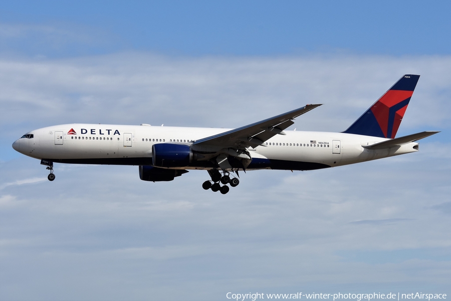 Delta Air Lines Boeing 777-232(ER) (N863DA) | Photo 459406