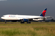 Delta Air Lines Boeing 777-232(ER) (N864DA) at  Amsterdam - Schiphol, Netherlands