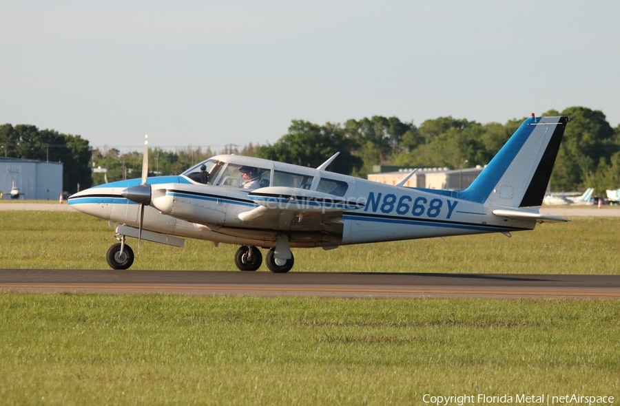 (Private) Piper PA-30-160 Twin Comanche B (N8668Y) | Photo 356766